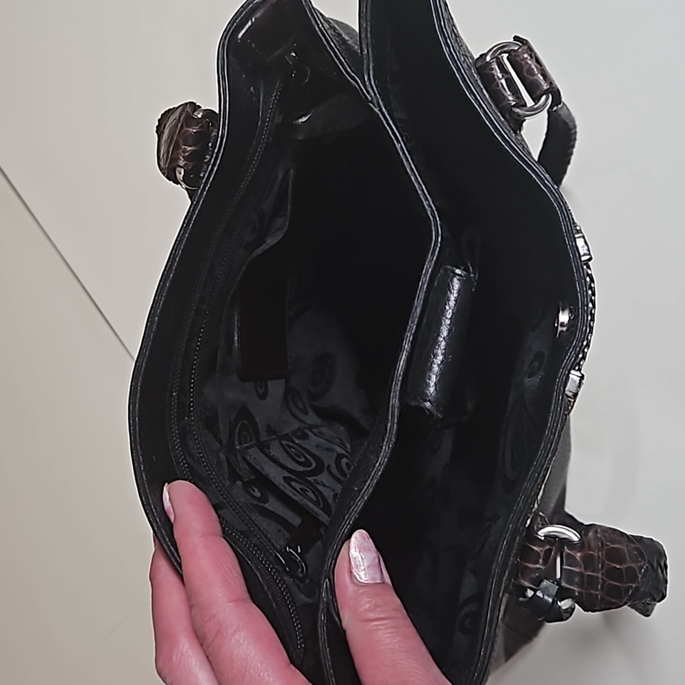 Brighton Vintage Leather Shoulder Bag - Picture 17 of 17